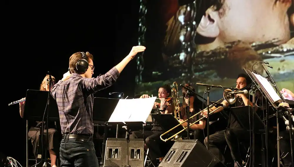 Manu Babiloni Conducting